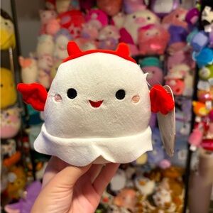 Melfy the ghost devil bat squishmallow NWOT Halloween edition 5in